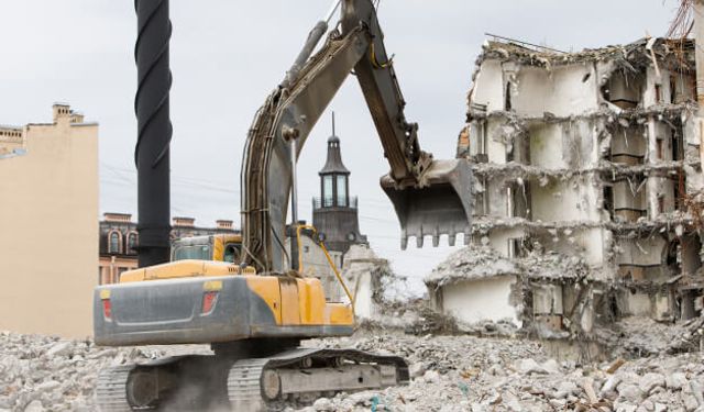 Eski Binaların Yıkımında Fark Edilmeyen Riskler
