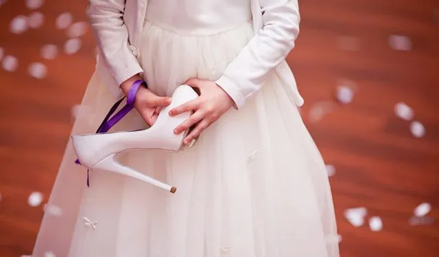 Küçük Yaşta Evlilik, Büyük Psikolojik Sorunları Beraberinde Getiriyor!