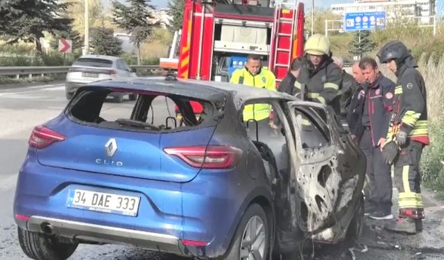 Ünlü Futbolcunun Otomobili Seyir Halindeyken Alev Aldı