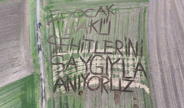 Kırklarelili Çiftçi Tarlasına Pullukla "20 Ocak Bakü Şehitlerini Saygıyla Anıyoruz" Yazdı