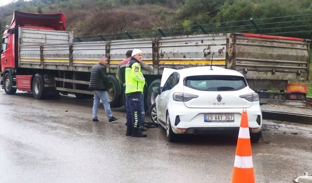 Korkutan Kaza; Tıra Arkadan Çarptı