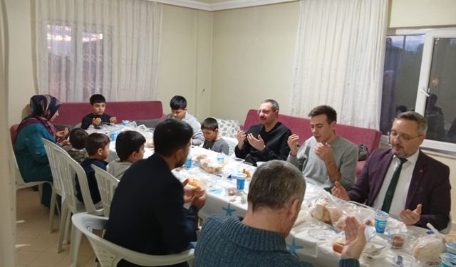 Kaymakam Özderin, İftarda İnal Ailesine Misafir Oldu