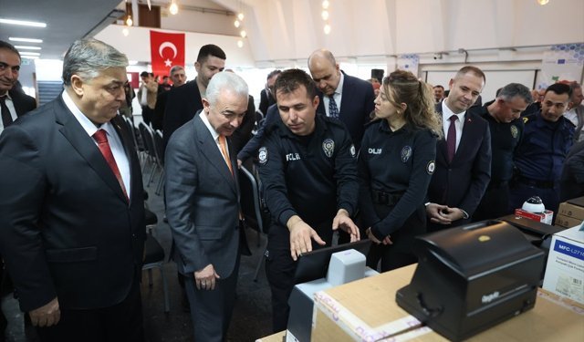 Dereköy Sınır Kapısı'na Elektronik Ekipman Desteği