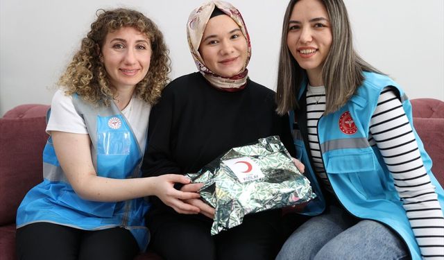 Yeni Hayatların İlk Tanığı Ebeler, Anne Adaylarına Rehberlik Ediyor