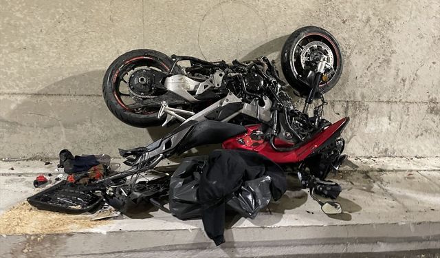 Otomobille Motosikletin Çarpıştığı Kazada; 1 Ölü 2 Yaralı