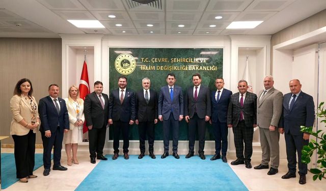 Kırklarelili Siyasetçiler Bakan Kurum’la Buluştu