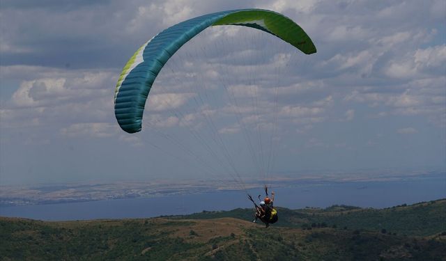 Adrenalin Tutkunları Uçmakdere'de Gökyüzüyle Buluştu