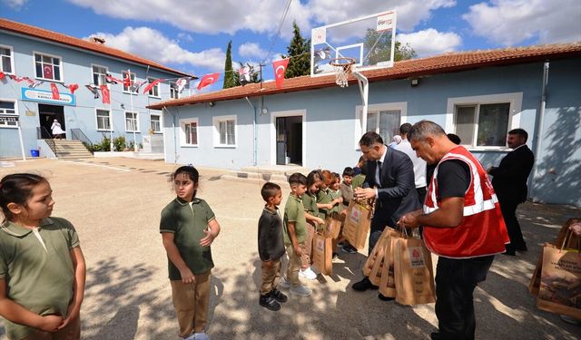 Vakıflardan Kırklareli'ndeki Öğrencilere Eğitim Desteği