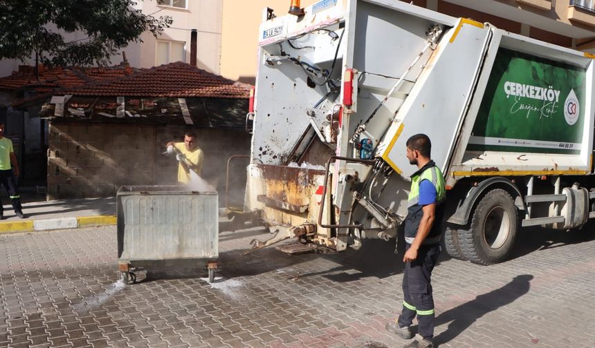 Çöp Konteynerleri Hijyenik Hale Getiriliyor