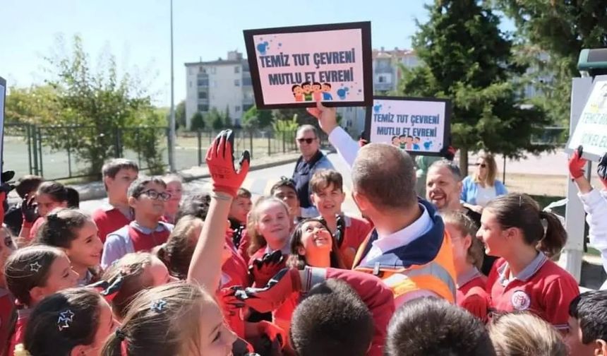 Bu Kez Temizlik Sırası Cumhuriyet Mahallesi’ndeydi