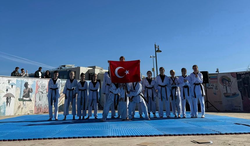 Taekwondocular Gösterileriyle Büyüledi