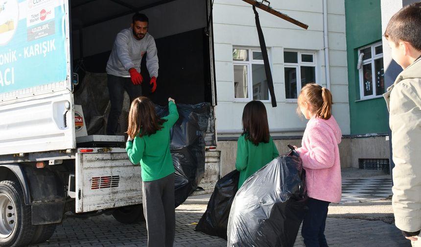 LÜLEBURGAZ; 21 Kilo Pet Şişe Topladılar