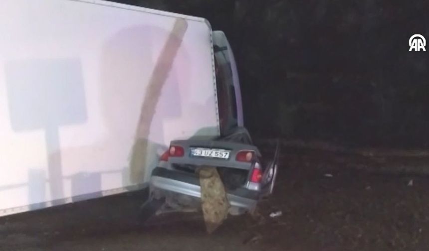 Şok Görüntüler! Devrilen Tırın Altında Kalarak Can Verdi