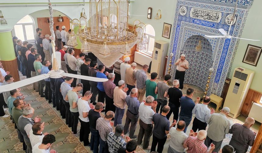 Kemal Canlı Camii’nde Yağmur Duası Yapıldı