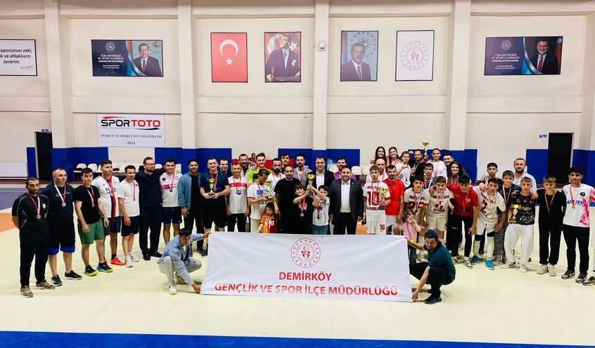 Demirköy’de Başarılı Sporcular Ödüllendirildi