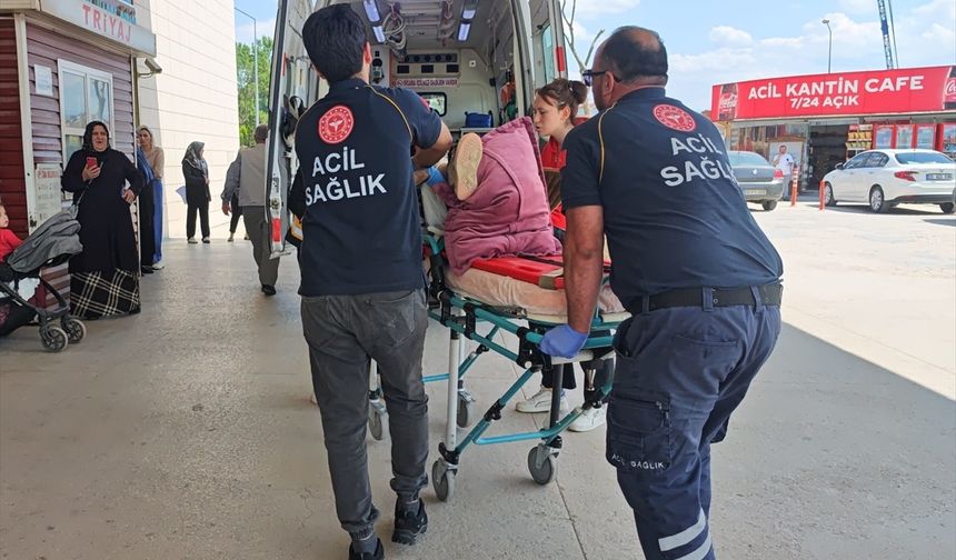 Şok! Çocuğun Bacağına Korkuluk Demiri Saplandı