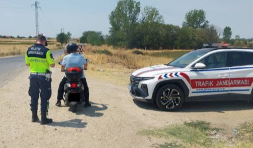 Kırklareli’nde Jandarma Ekiplerinden Trafik Denetimi