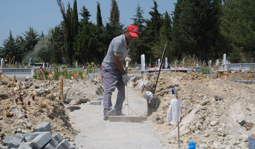 KIRKLARELİ; Şehir Mezarlığında Düzenleme Çalışmaları
