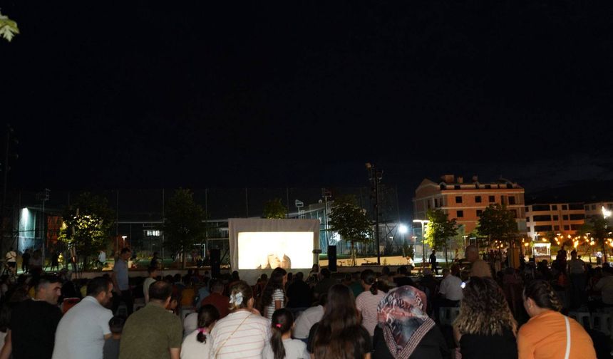 Pınarhisar Millet Bahçesi’nde Açık Hava Sinema Keyfi