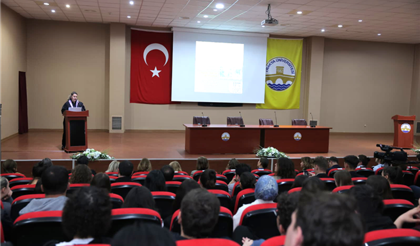 İktisadi ve İdari Bilimler Fakültesinde Akademik Yılı Açılış Töreni Gerçekleşti