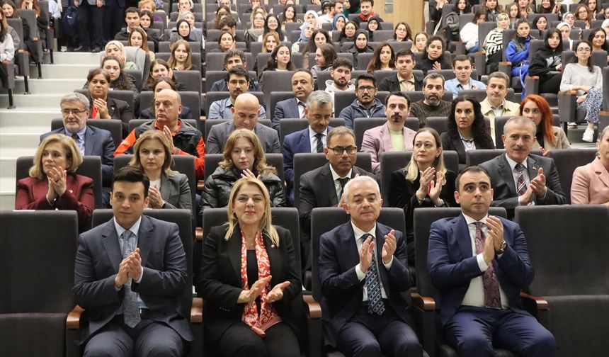 Kırklareli'nde "Cumhuriyetin Kazanımları" Konferansı Düzenlendi