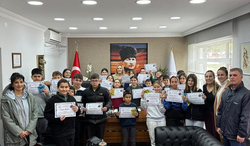 Kaynarca'da Dereceye Girenler Ödüllerine Kavuştu