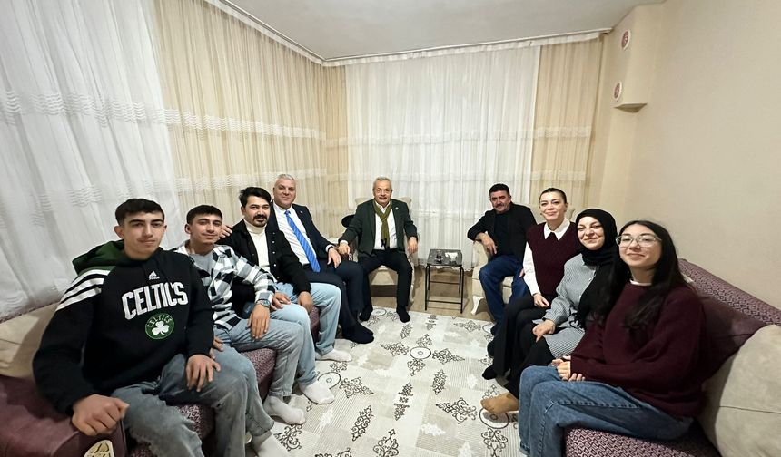 MHP, Karakaş Mahallesi’nde Ev Ziyareti Gerçekleştirdi