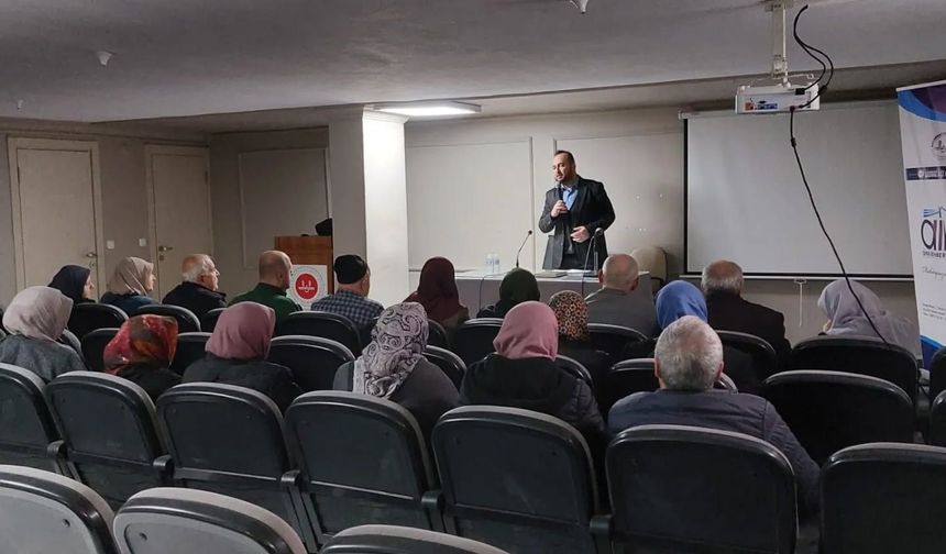 Lüleburgaz’da Umre Semineri Verildi