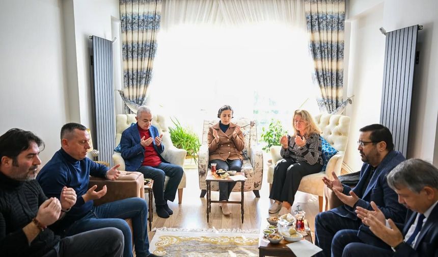 Vali Turan Merhum Öğretmen İçin Taziye Ziyaretinde Bulundu