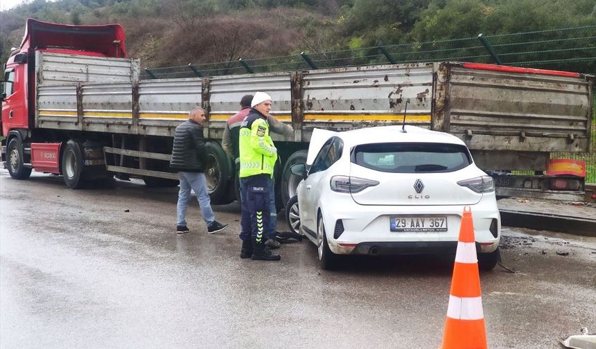 Korkutan Kaza; Tıra Arkadan Çarptı