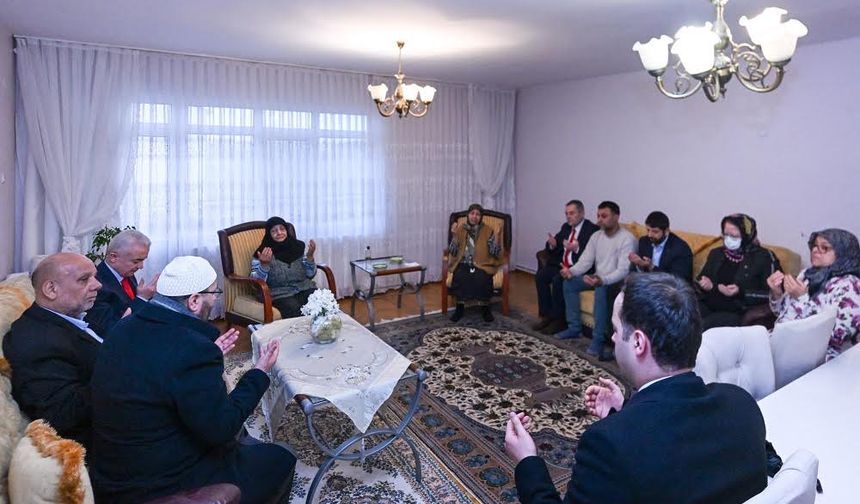 Vali Turan’dan Ovarda Ailesine Taziye Ziyareti