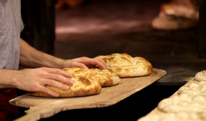 Fırınlarda Pide Mesaisi Başladı