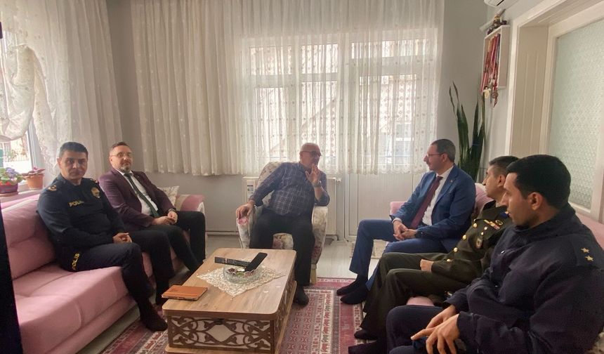 Kaymakam Özderin'den Kıbrıs Gazisi'ne Ziyaret