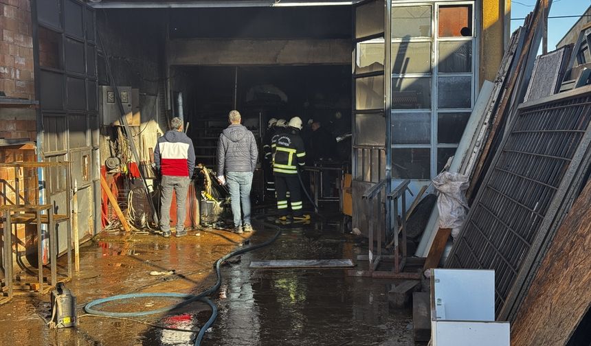 Kırklareli'nde İş Yeri Yangını; 1 Yaralı