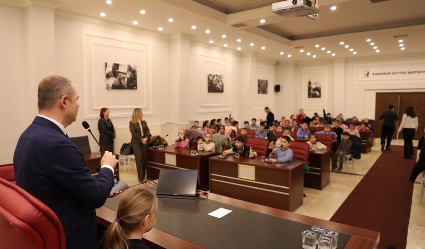 Minik Öğrenciler Kırklareli Belediyesi’ni Yakından Tanıdı