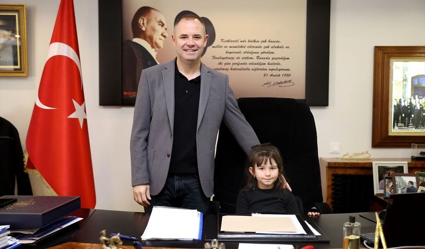 Minik Zeynep'in Çevre Uyarısı Takdir Topladı