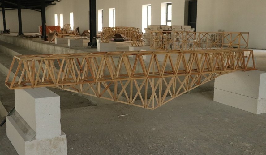 Deprem Laboratuvarında Binalar Gerçek Ölçekte Test Ediliyor