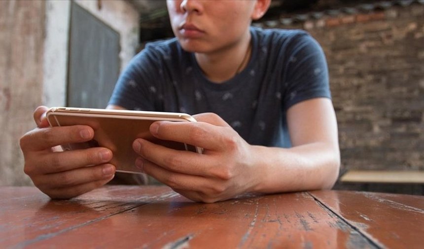 15 Yaş Altına Sosyal Medya Yasağı Geldi