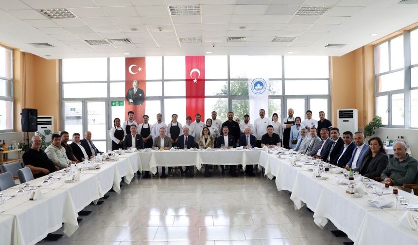 Aşçı Yardımcılığı Eğitimi Final Yemeği Programı Yapıldı