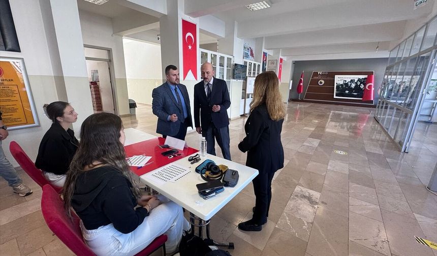 Müdür Altınöz, Okul Ziyaretlerini Sürdürüyor