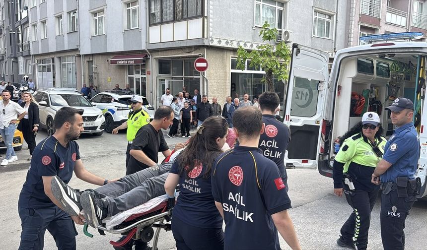5 Araca Çarparak Durabildi! 2 Yaralı
