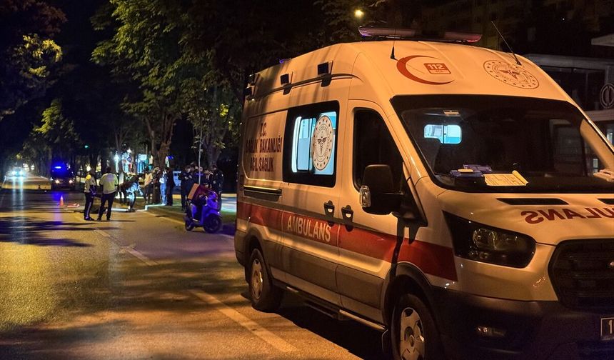 Refüje Çarpan Motokurye Hayatını Kaybetti