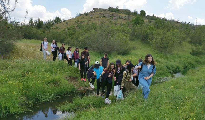 Gençlik ve Spor Bayramını Doğada Kutladılar