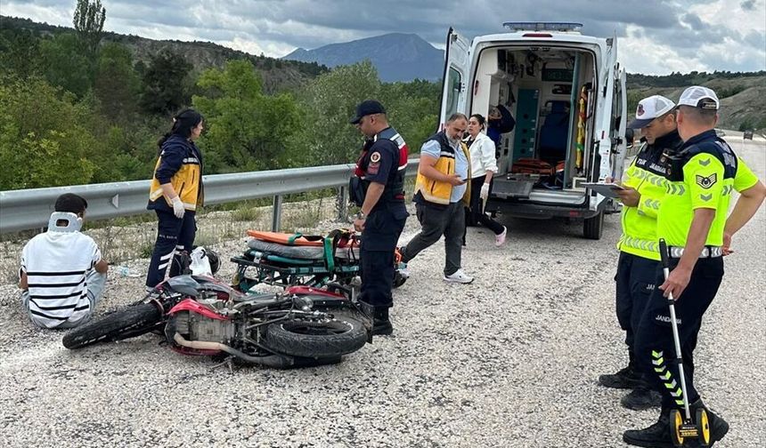 Motosikletin Devrildiği Kazada 1 Kişi Yaralandı
