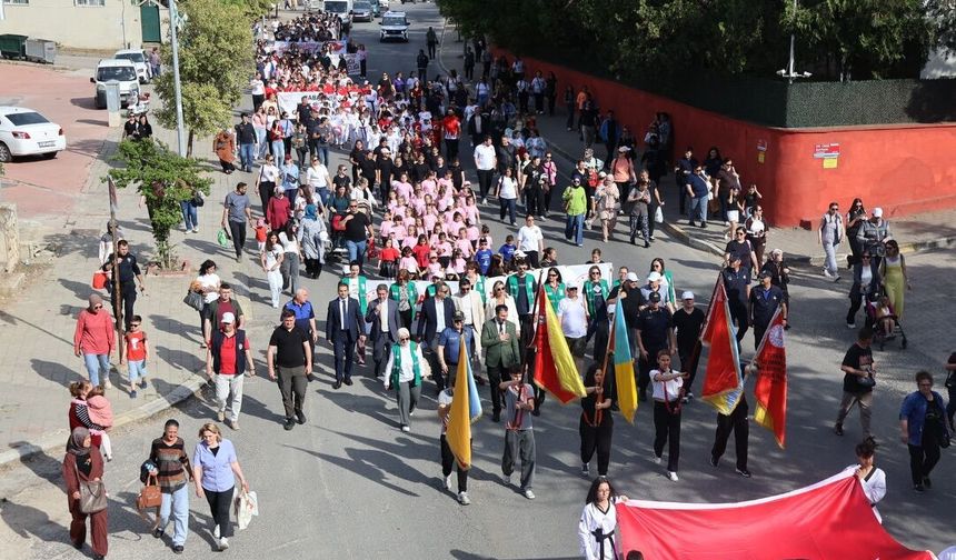 Babaeski’de Gençlik Yürüyüşü Renkli Geçti