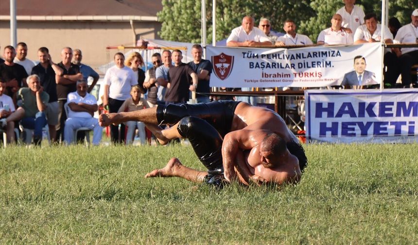Büyükmandıra’da Başpehlivan Belli Oldu