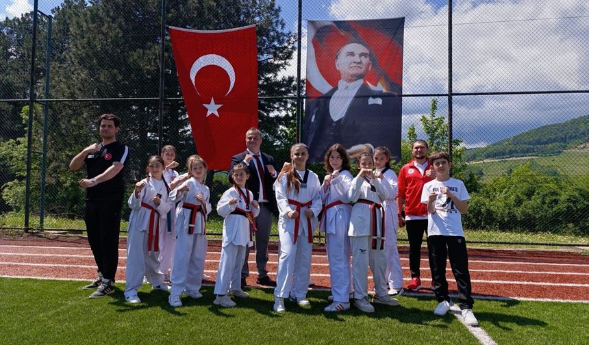 Demirköy’de Taekwondo Gösterisi 19 Mayıs’a Damgasını Vurdu