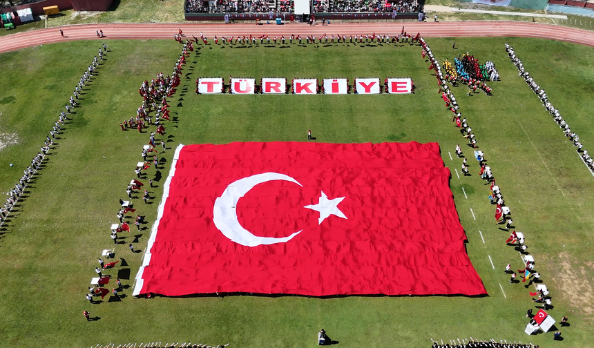 Lüleburgaz’da Ay Yıldızlı Gurur