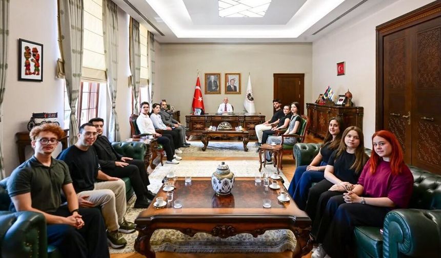 Kırklareli Valisi Turan Öğrencilerle Bir Araya Geldi