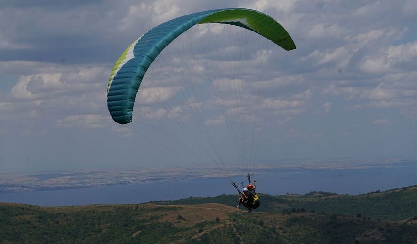 Adrenalin Tutkunları Uçmakdere'de Gökyüzüyle Buluştu